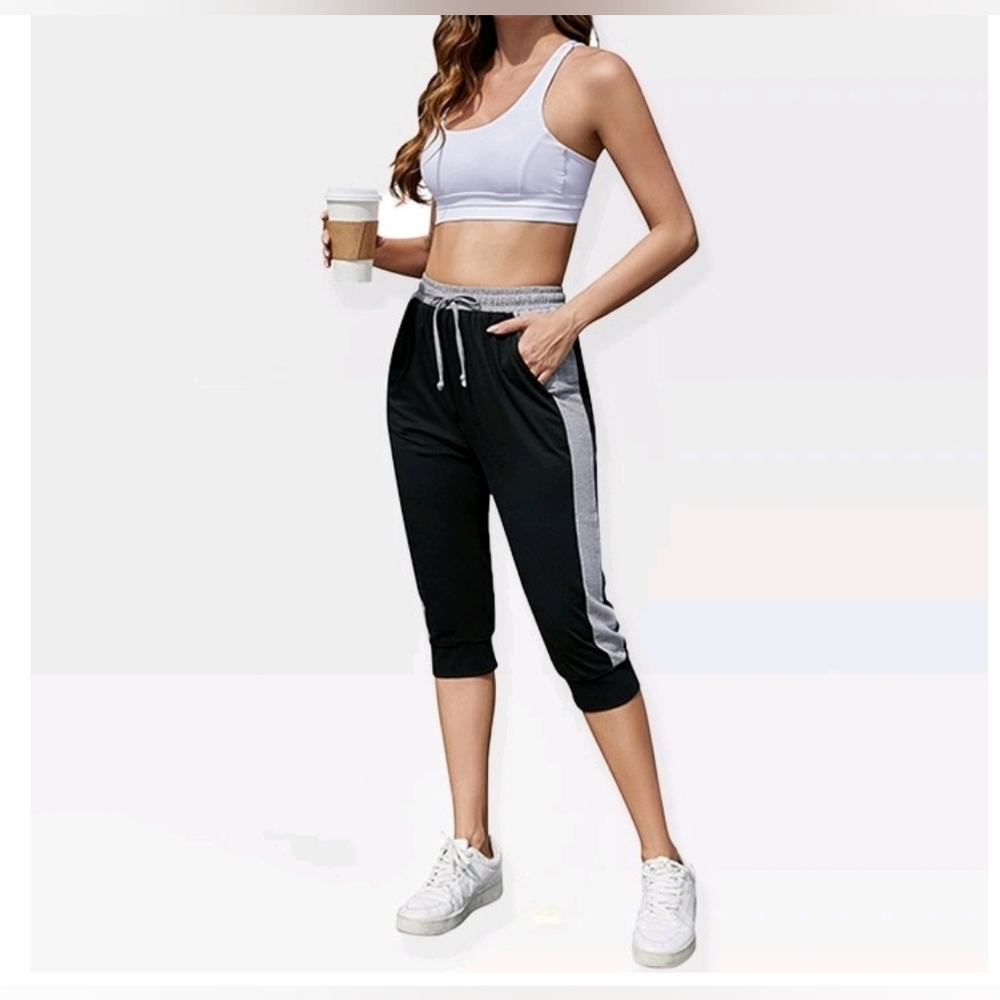 New with tags! Kidlove Womens Large Black and Gray athletic capri jogger pants